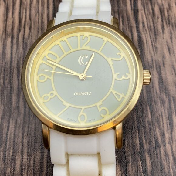 Gold Tone Ladies Watch New Battery White Silicone Band - Picture 1 of 9